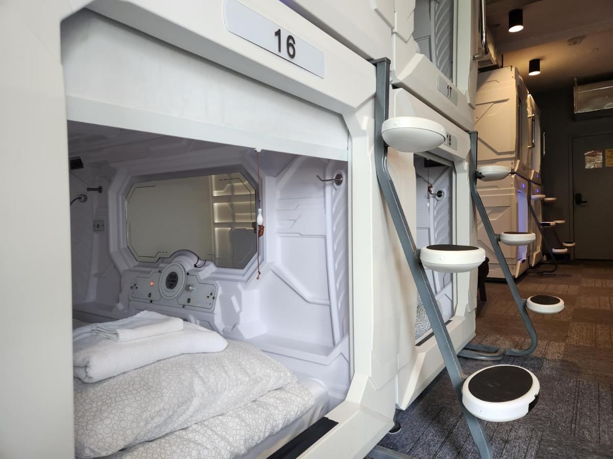 U Street Capsule Hotel a capsule