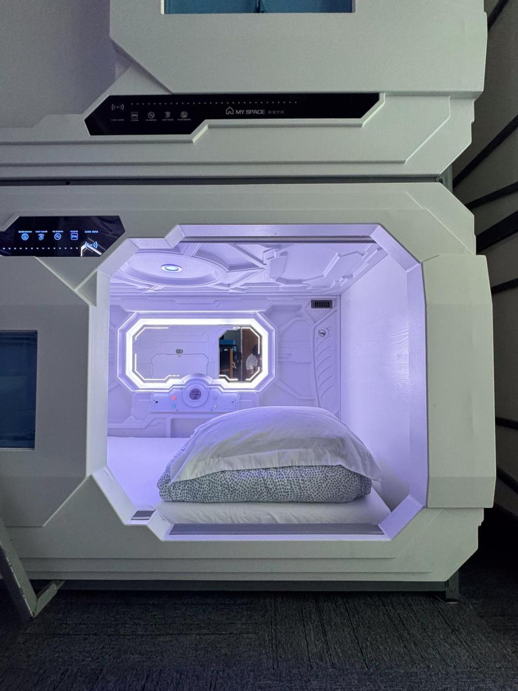 U Street Capsule Hotel a capsule 2*