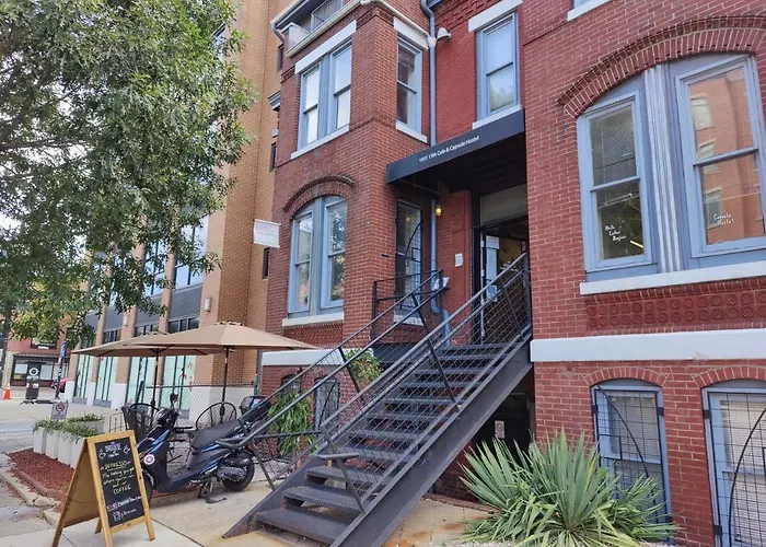 U Street Capsule Hostel