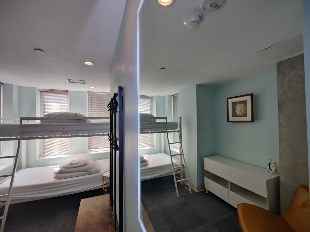 U Street Capsule Hotel cápsula 2*