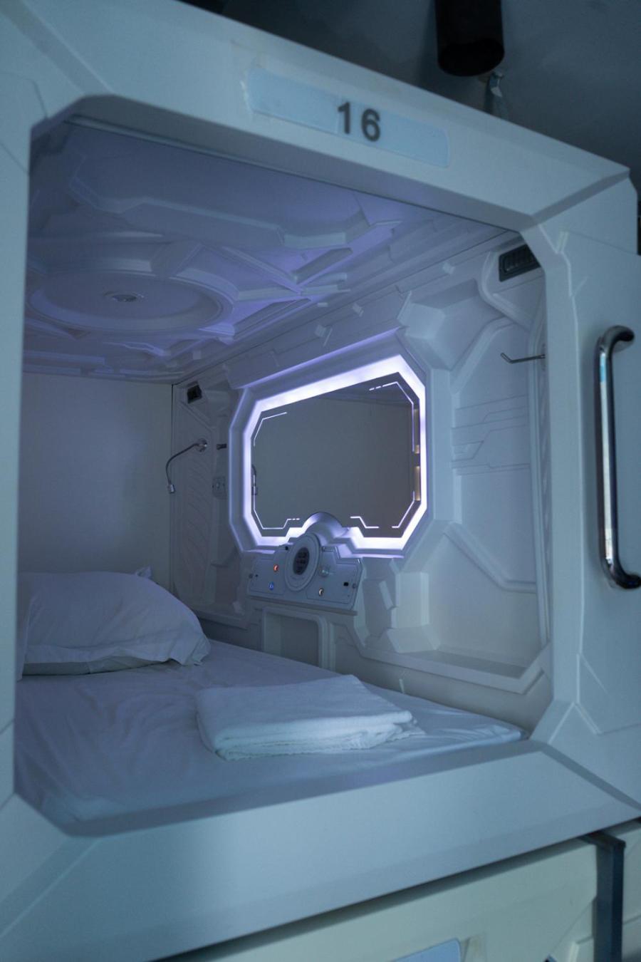 Capsule hotel U Street Capsule 2*